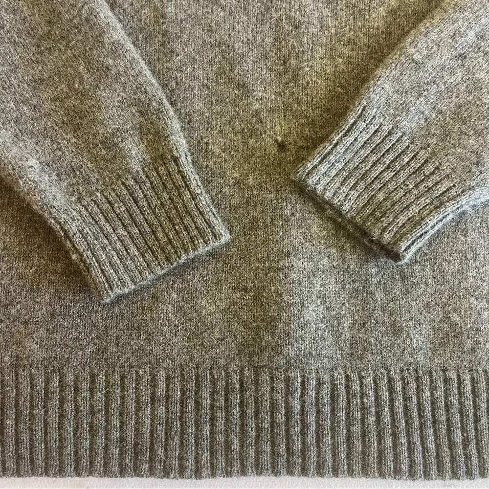 L.L.Bean XXL 100% Shetland Wool Gray V Neck Sweater Heritage Outdoors Repair